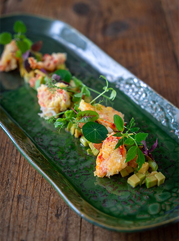 kingrecipe Krokantjes van kingkrab, salsa van avocado, lente-ui en trostomaat